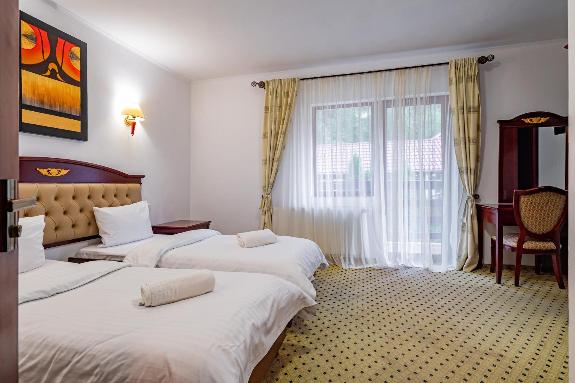 Q Resort And Spa Sacele Exterior photo